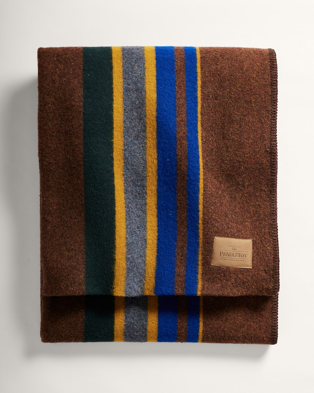 Pendleton Shop Cozy Camp Throws: Luxurious Comfort