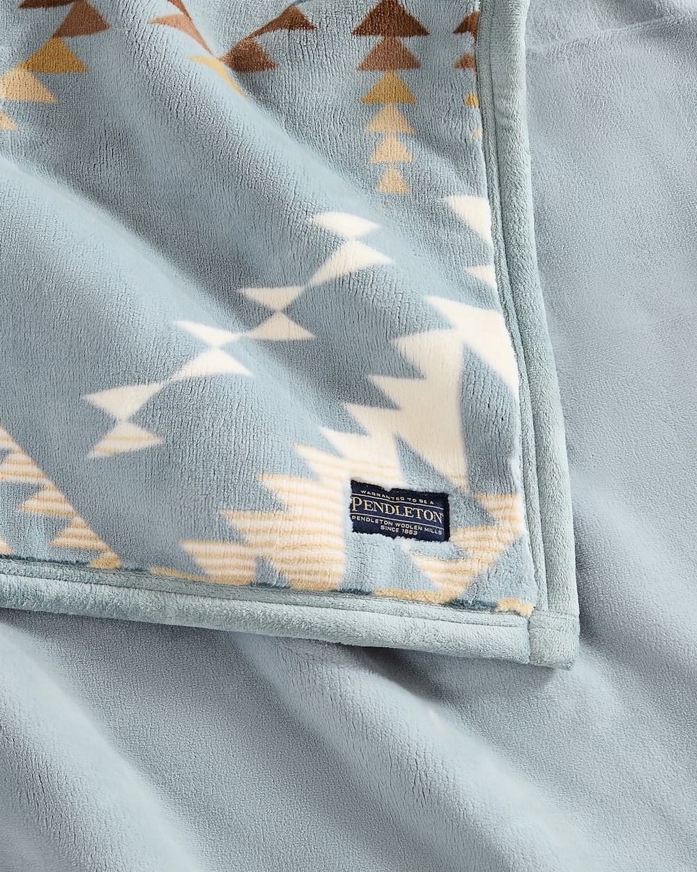 Pendleton Shop The Warm Plush Reversible Bridge Creek Throw Blanket