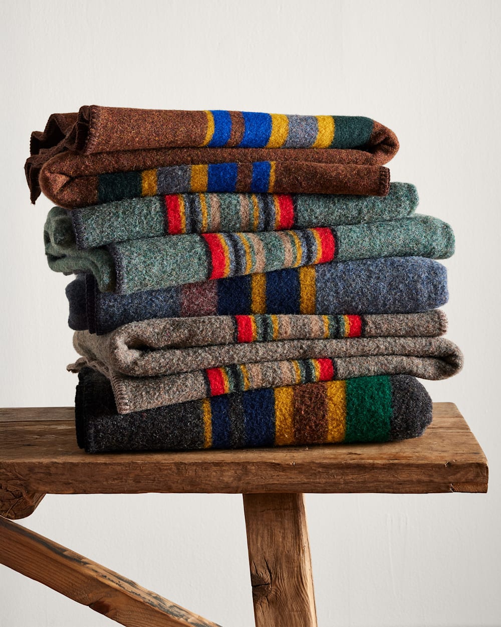Pendleton Shop Cozy Camp Blankets: Luxurious Comfort Outdoors