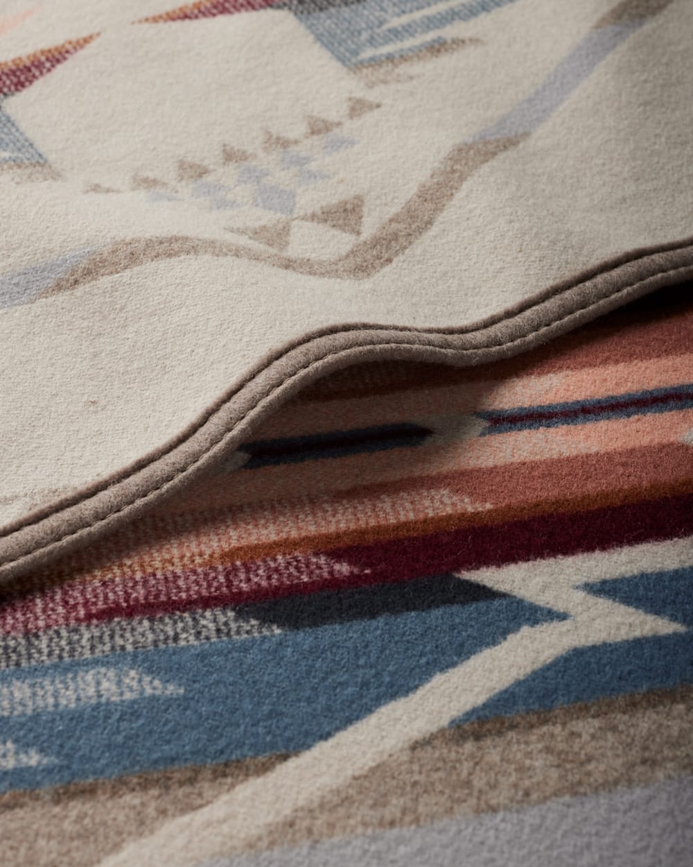 Pendleton White Sands Blanket in Pure Virgin Wool