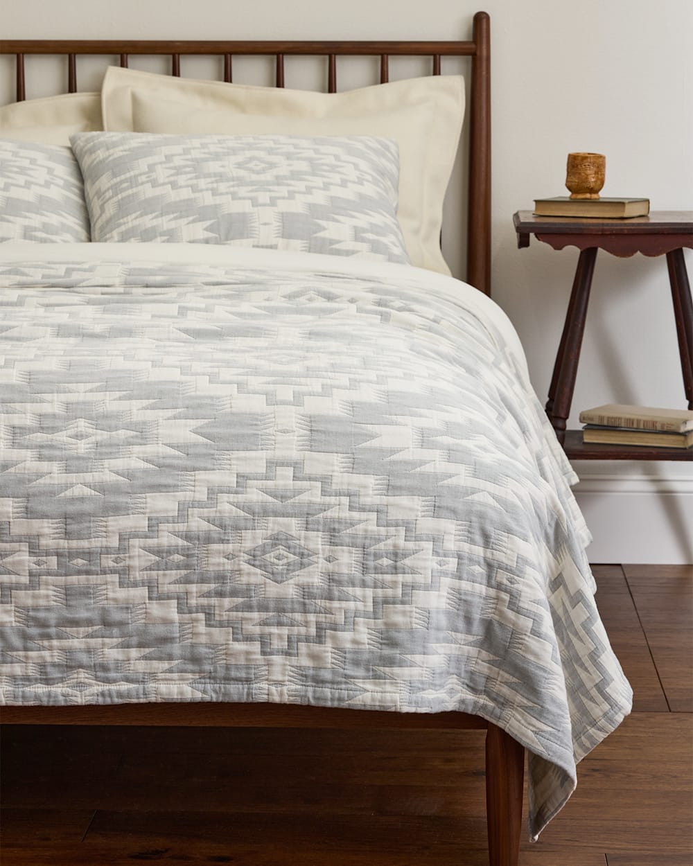 Pendleton Mesilla Cotton Matelasse Coverlet & Sham Set