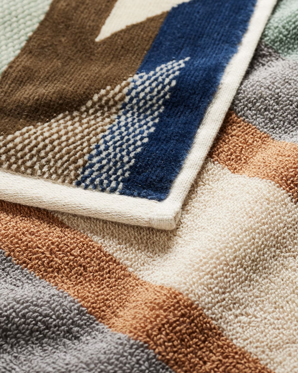 Pendleton Shop Luxurious Trail Towels: Comfort & Style