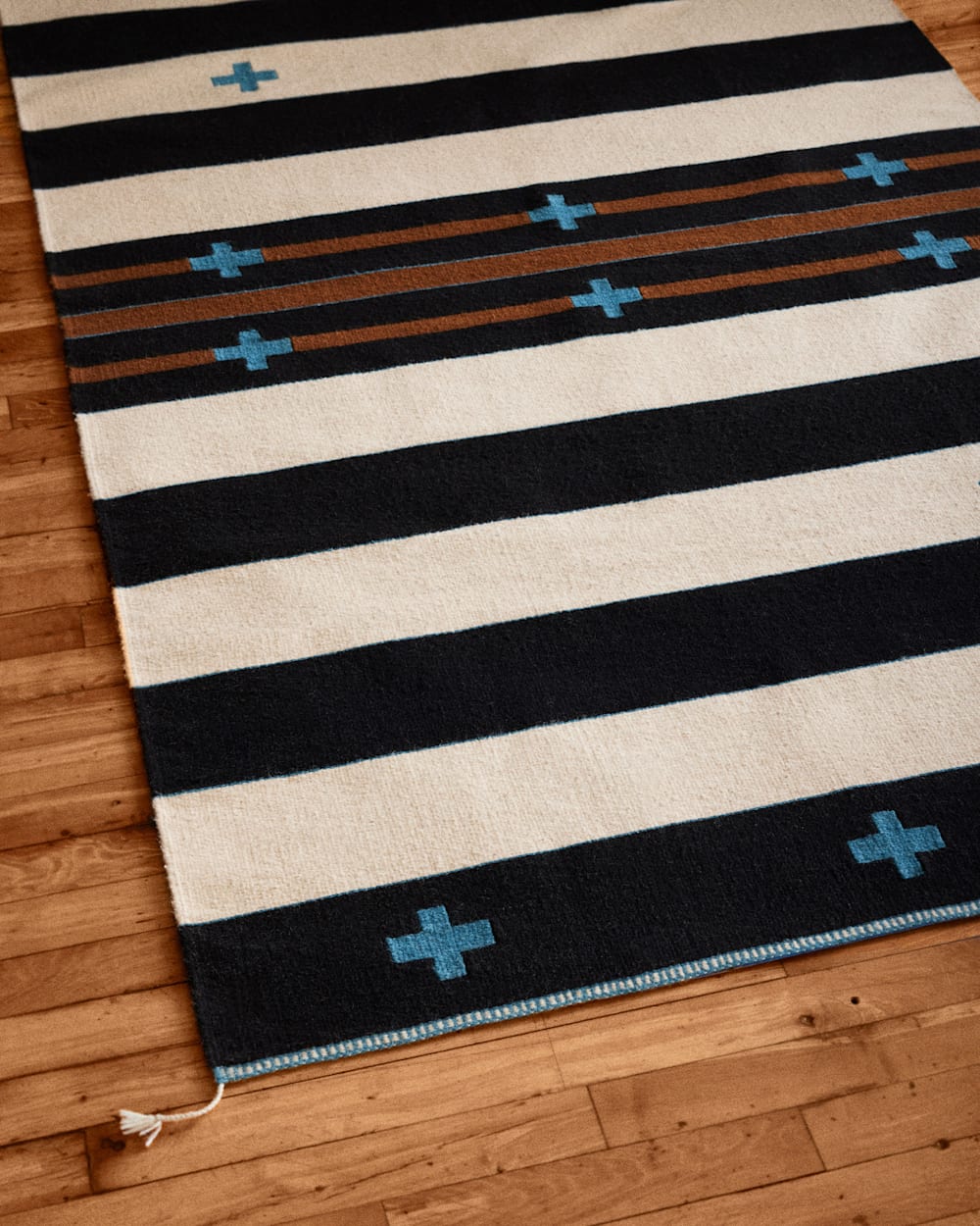 Pendleton Furnish Your Home Southwest Style: Turquoise Crosses Rug
