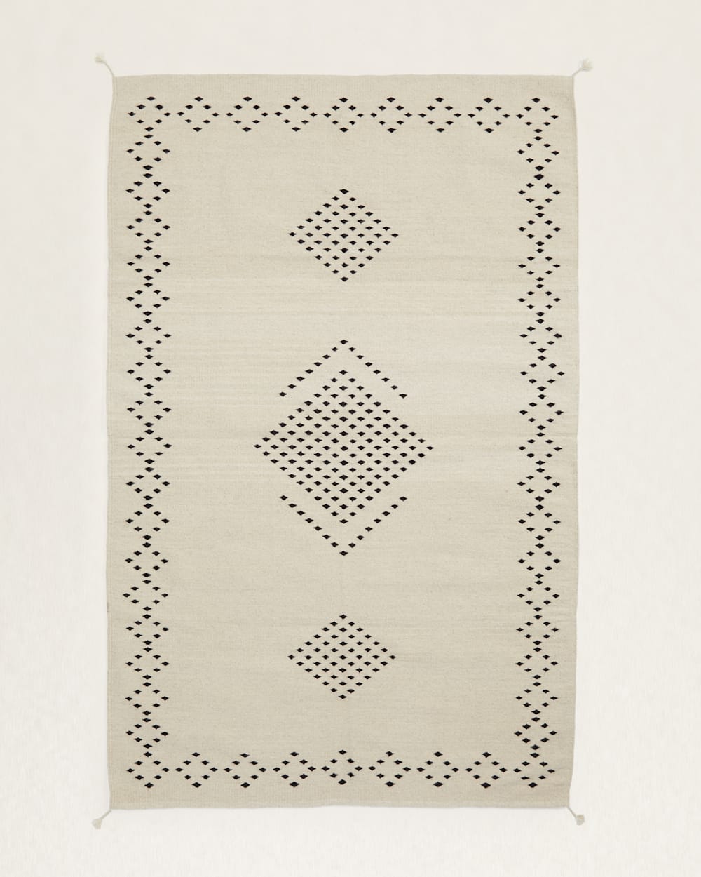 Pendleton Shop MIL Diamonds Rug for a Timeless Look