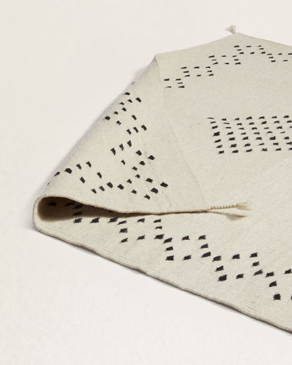 Pendleton Shop MIL Diamonds Rug for a Timeless Look