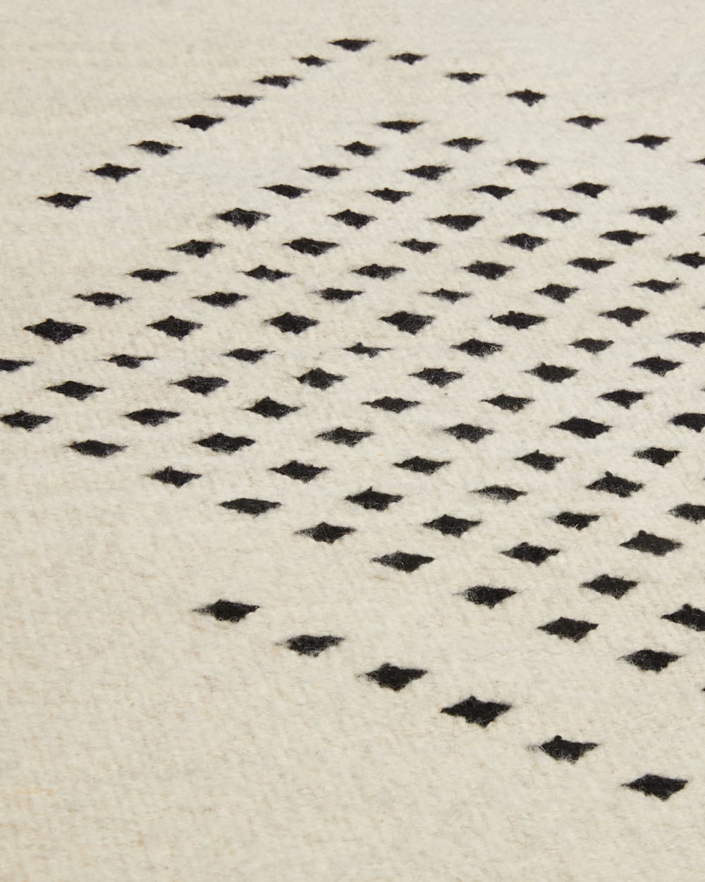 Pendleton Shop MIL Diamonds Rug for a Timeless Look