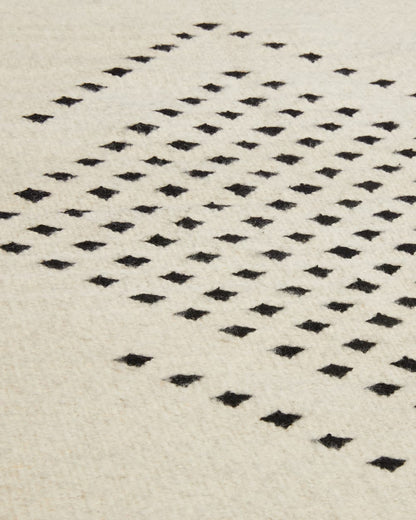 Pendleton Shop MIL Diamonds Rug for a Timeless Look