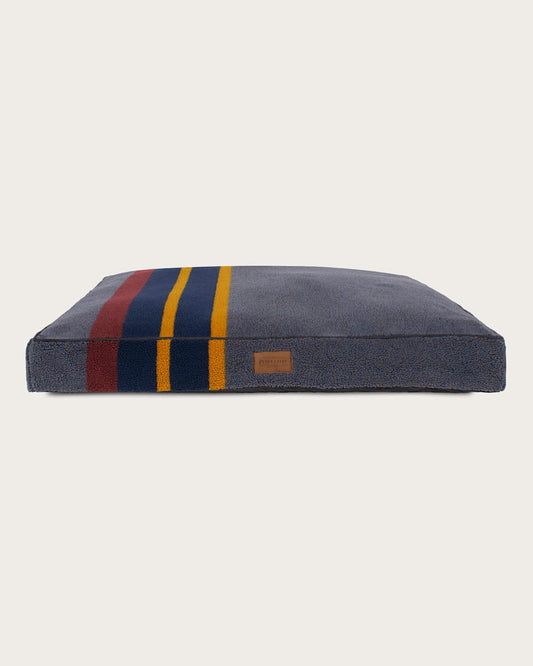 Pendleton Yakima Camp Pet Napper Bed for Camp Comfort