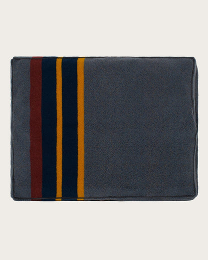 Pendleton Yakima Camp Pet Napper Bed for Camp Comfort