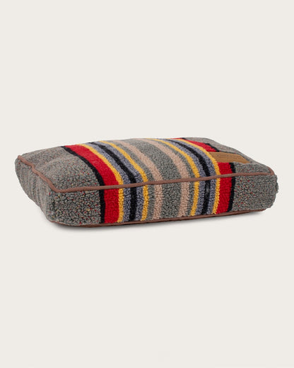 Pendleton Yakima Camp Pet Napper Bed for Camp Comfort