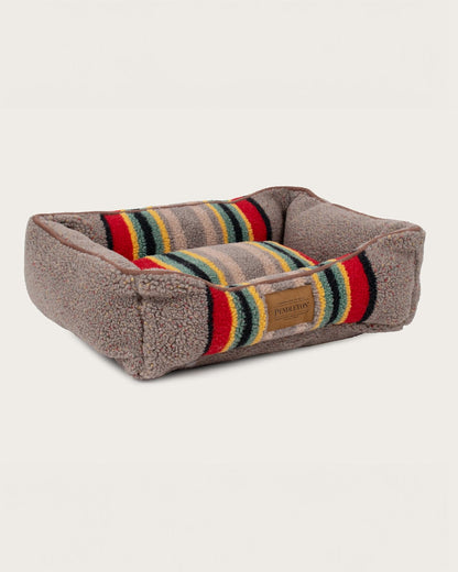 Pendleton Yakima Camp Pet Kuddler Bed for Cozy Comfort