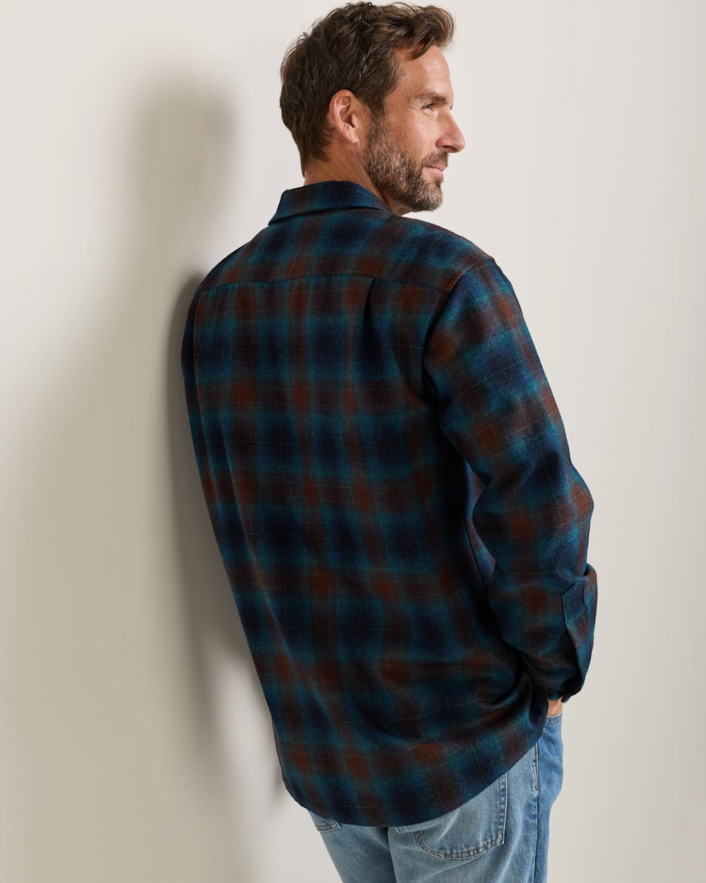 Pendleton Shop Men's Plaid Wool Board Shirt: Stylish Comfort