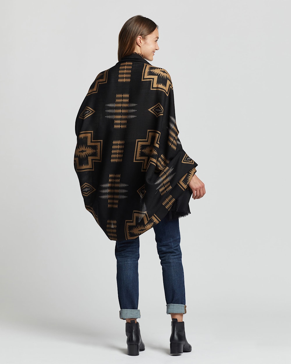 Pendleton Shop Luxurious Harding Featherweight Wool Scarf
