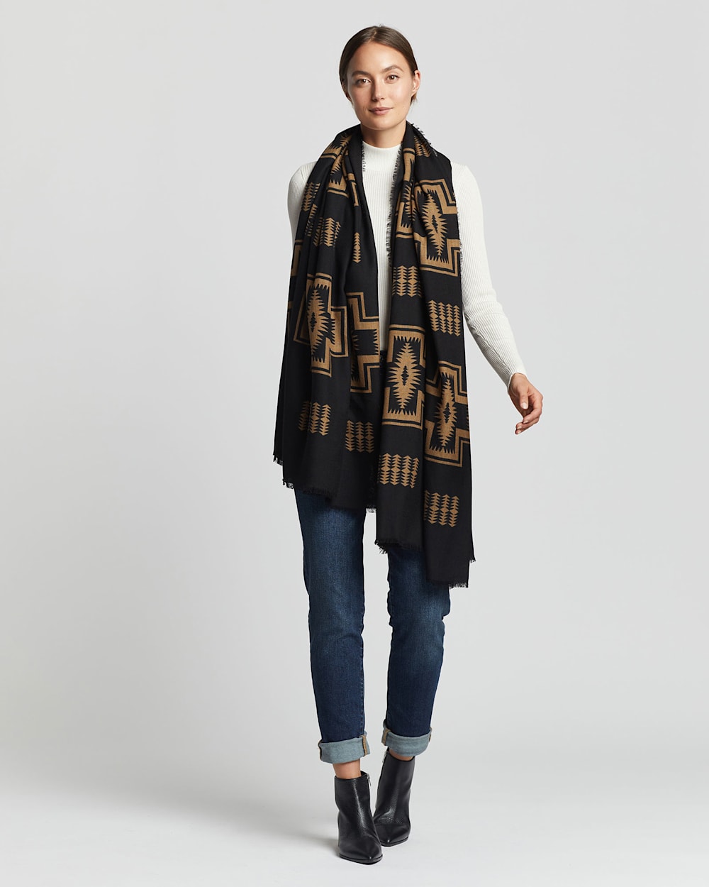 Pendleton Shop Luxurious Harding Featherweight Wool Scarf