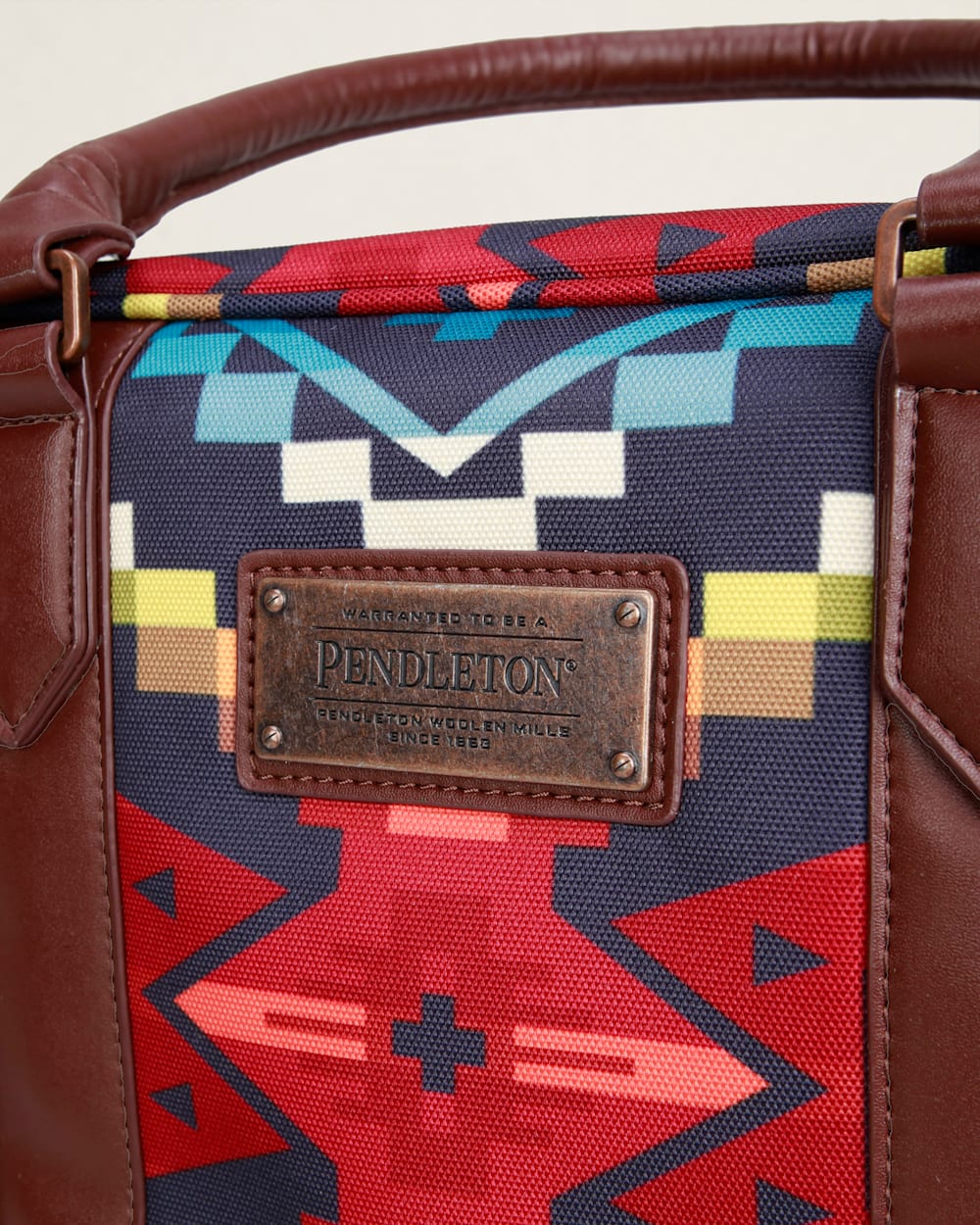 Pendleton Shop Carico Lake Travel Weekender