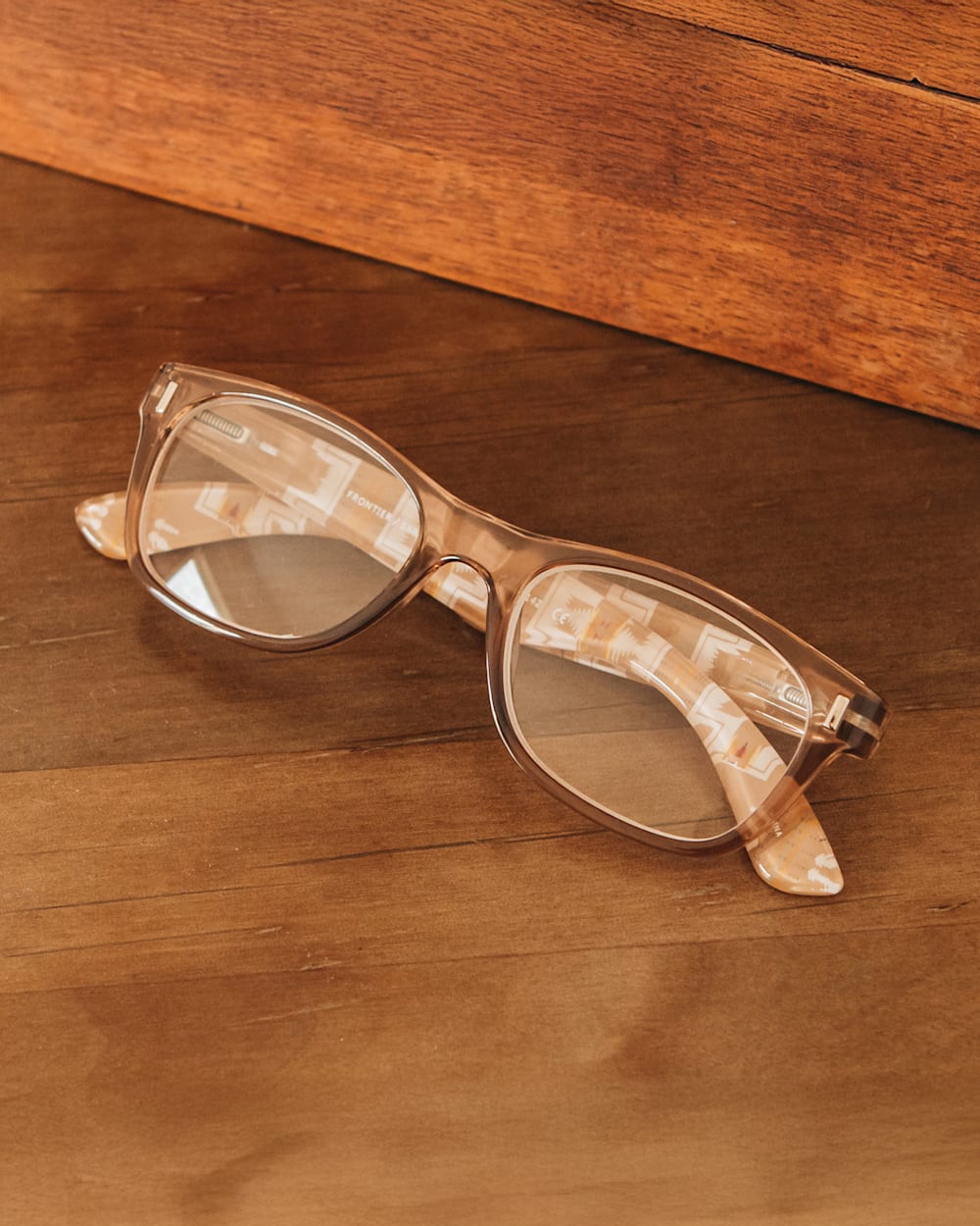 Pendleton Shwood x Pendleton Frontier Readers
