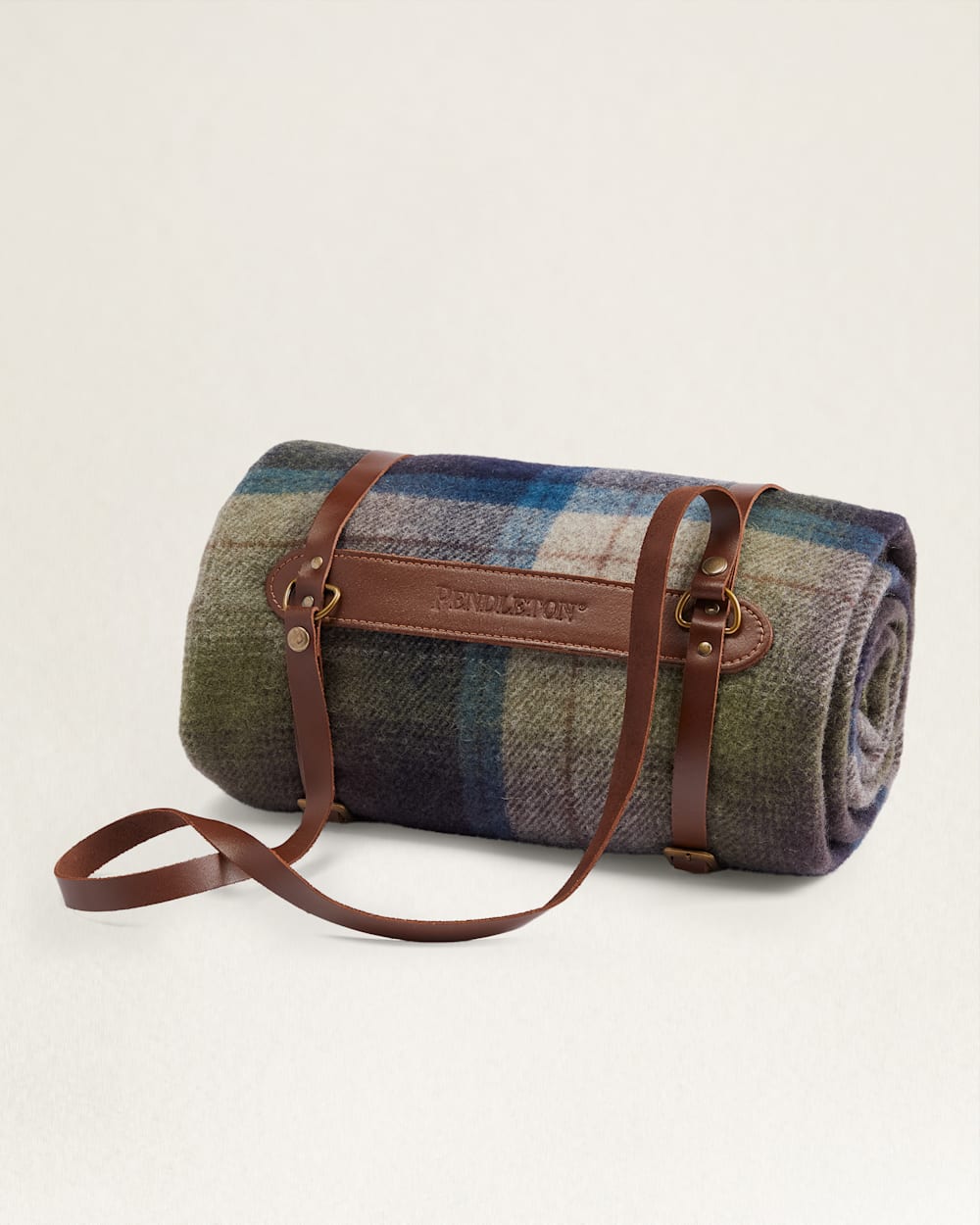 Pendleton Shop Luxurious Motor Robe with Leather Carrier