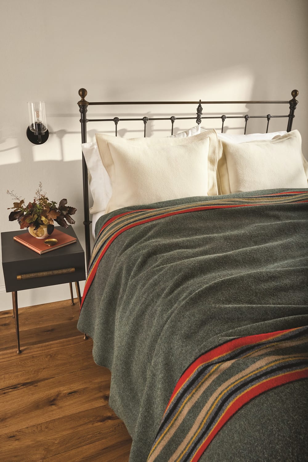 Pendleton Shop Cozy Camp Blankets: Luxurious Comfort Outdoors