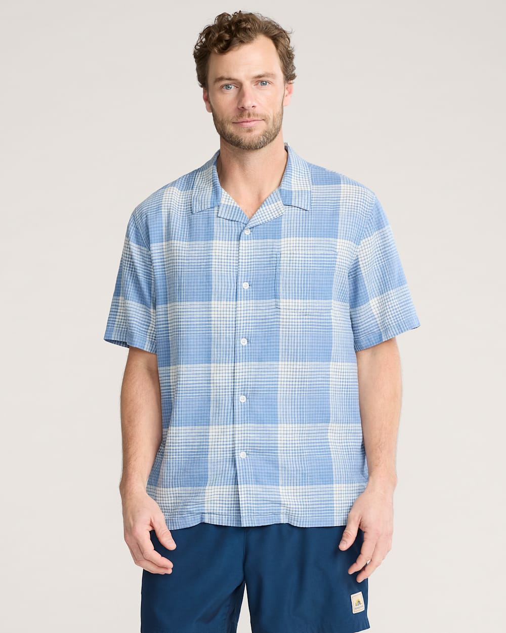 Pendleton Shop Men's Plaid Linen Camp Shirt for Casual Comfort