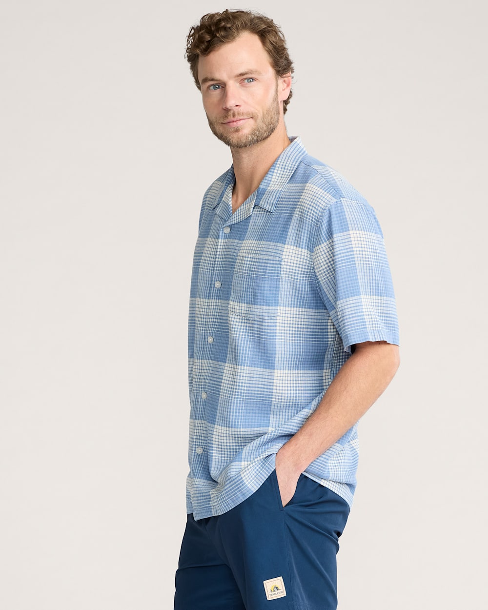 Pendleton Shop Men's Plaid Linen Camp Shirt for Casual Comfort