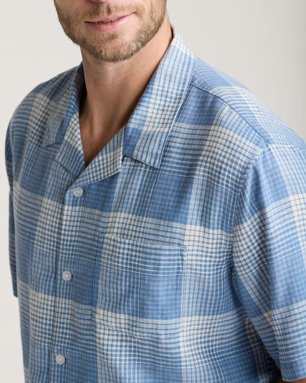 Pendleton Shop Men's Plaid Linen Camp Shirt for Casual Comfort