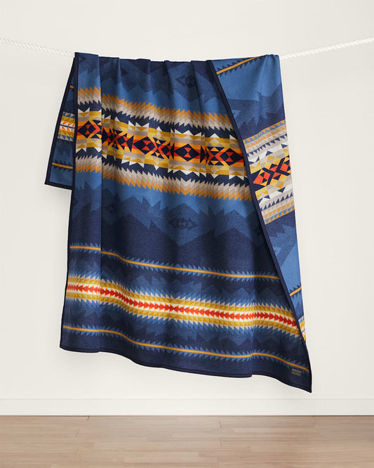 Pendleton Shop Luxurious Cascadia Blanket: Cozy Comfort