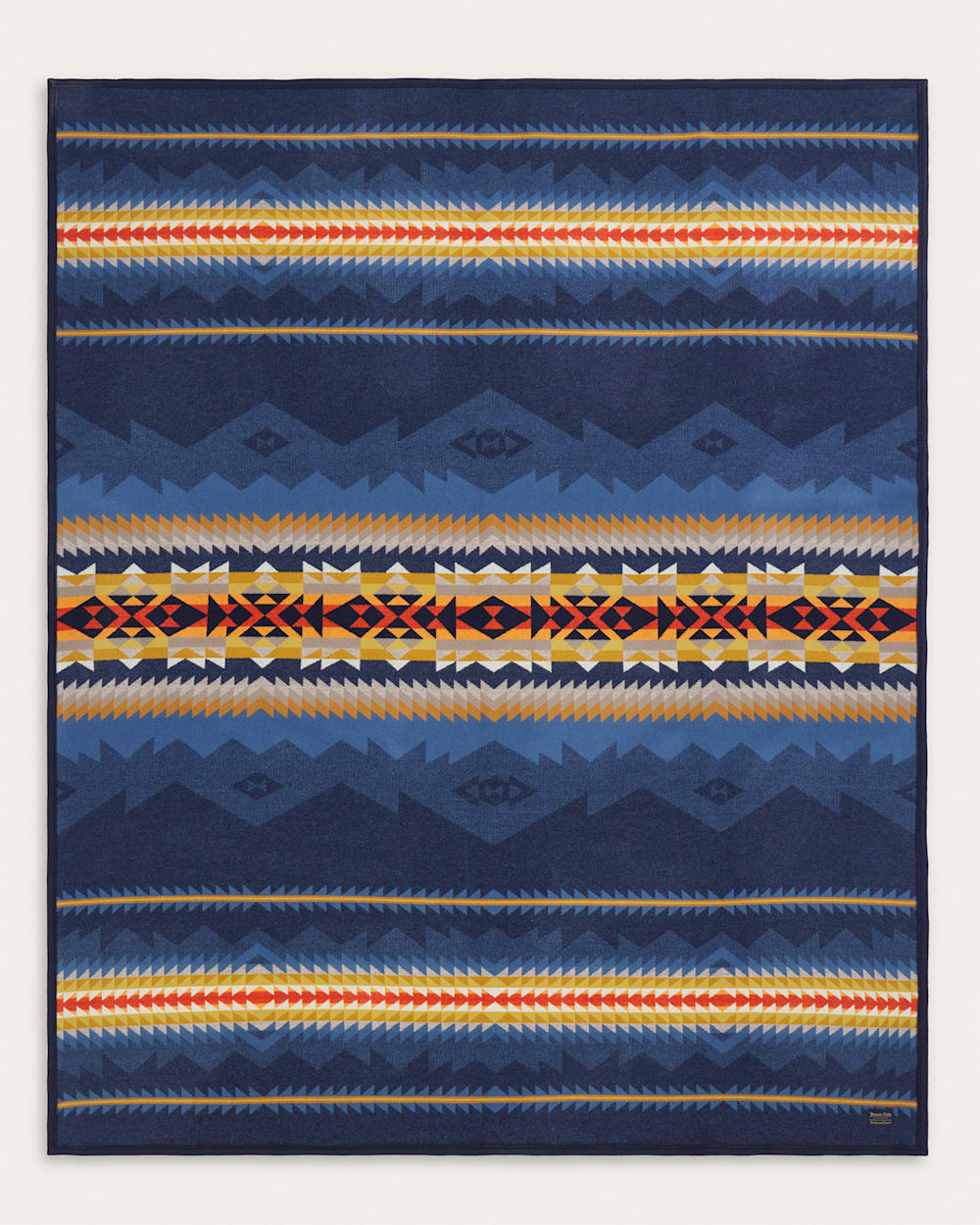 Pendleton Shop Luxurious Cascadia Blanket: Cozy Comfort