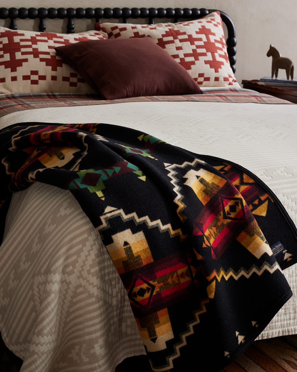 Pendleton Shop the Four Corners Blanket - Cozy Up in Style!